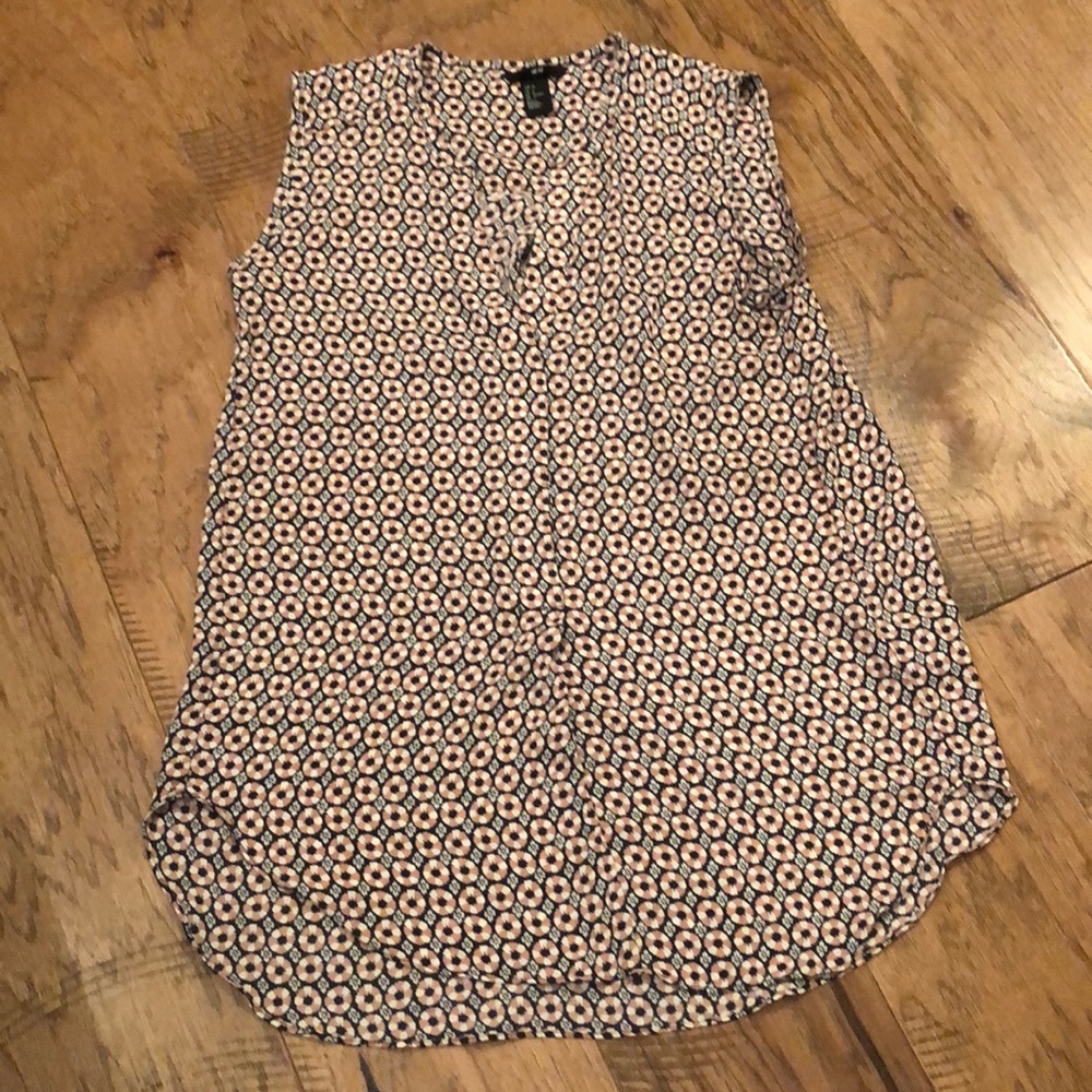 🌸H&M sleeveless top size 6🌸